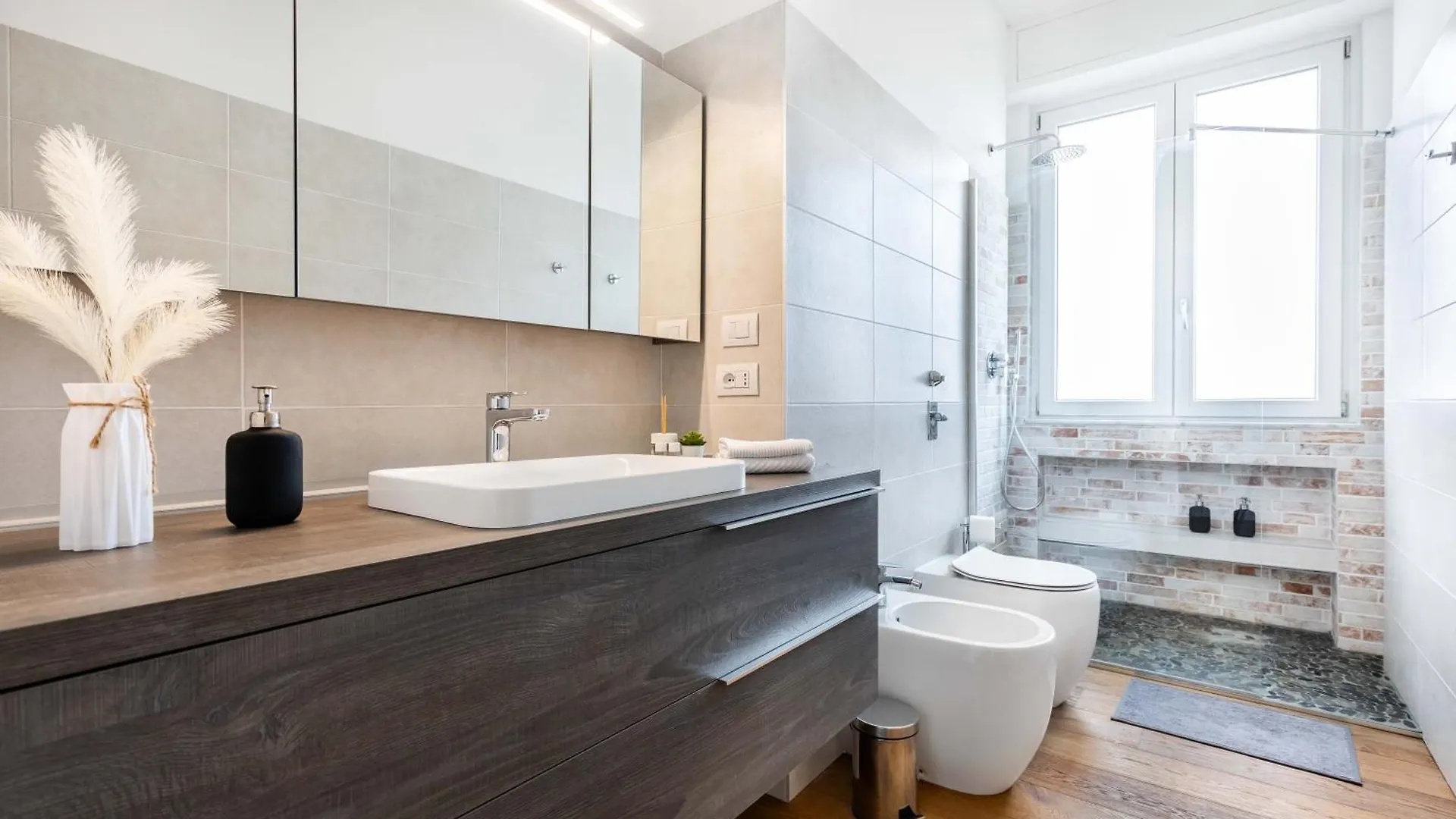 Luxury Apartment In Quadrilatero Della Moda - Brera Moscova Duomo Milan Italy